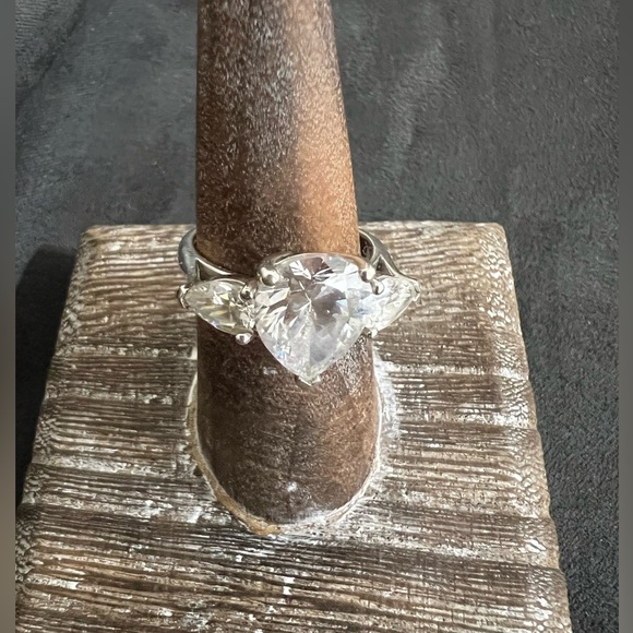 Beautiful BGE Diamond 3 stone engagement style ring. Size 8 - Picture 5 of 10